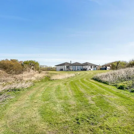 Beautiful In With 4 Bedrooms, Sauna And Wifi Holiday home *
